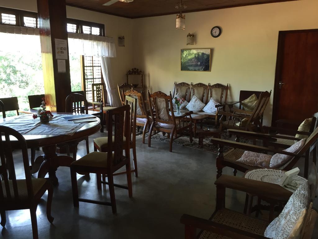 فندق كانديفي  Lake Bungalow المظهر الخارجي الصورة